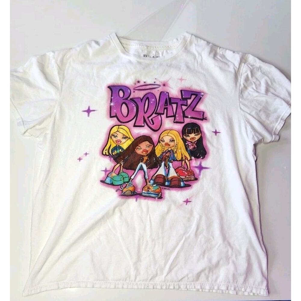 Bratz Dolls Womans Large White T-shirt Top Y2K Yasmin Cloe Jade Sasha Crew Neck